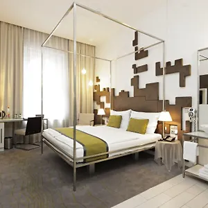 4* Hotell Pure White